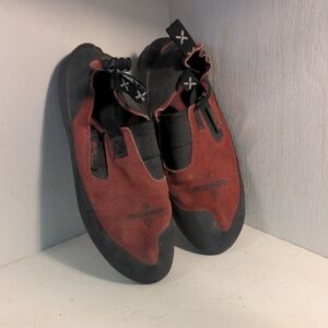 Men's Suede Slip-On Climbing Shoes - Rust/Black